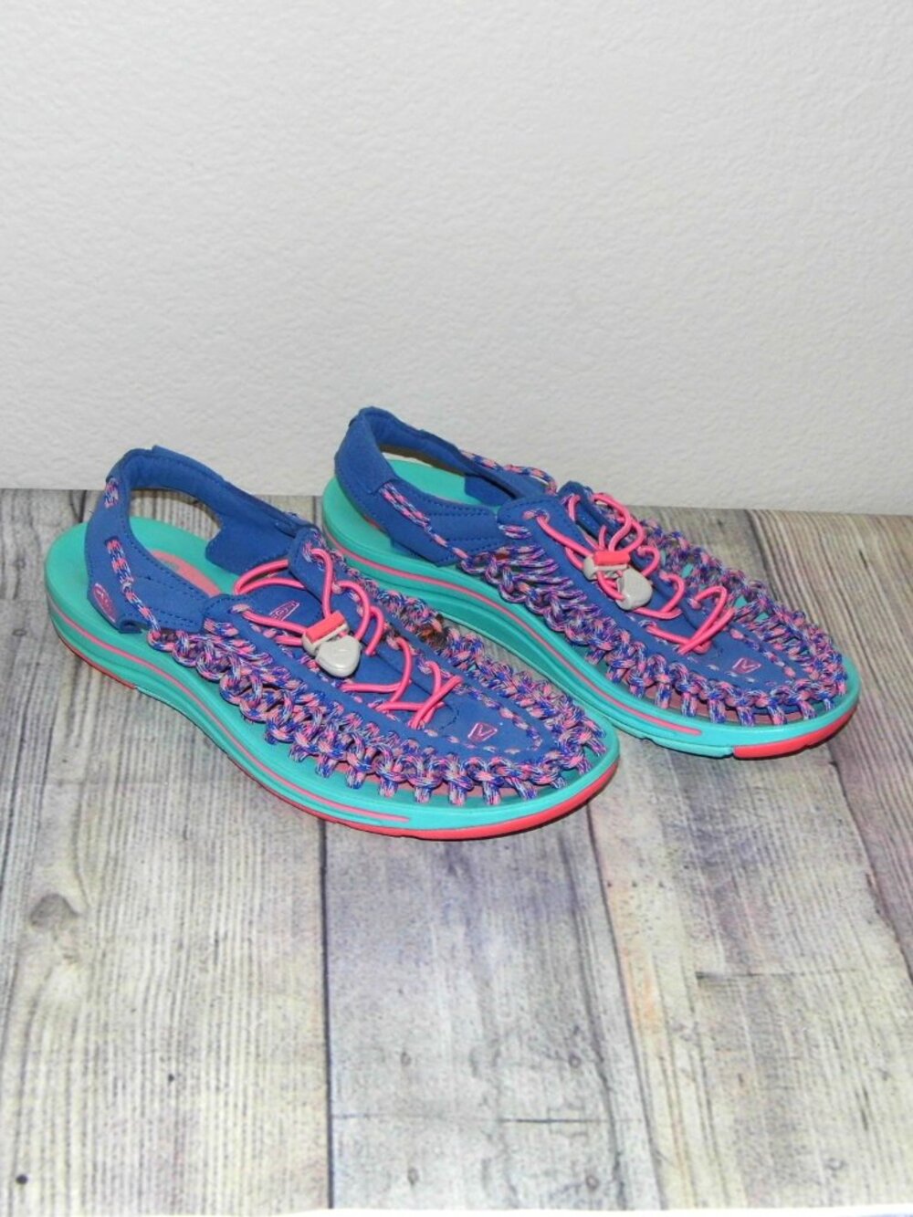 KEEN Uneek Blue/Pink Sport Sandals Womens Size 9
